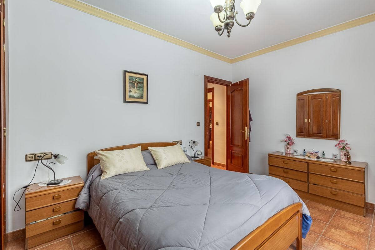 4 Zimmer Villa zu verkaufen in Santa Fe mit Garage - 360.000 € (Ref: 10004144)