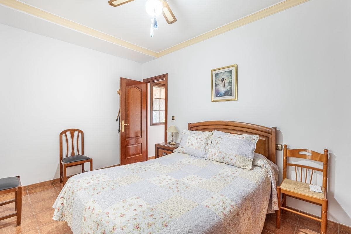 4 Zimmer Villa zu verkaufen in Santa Fe mit Garage - 360.000 € (Ref: 10004144)