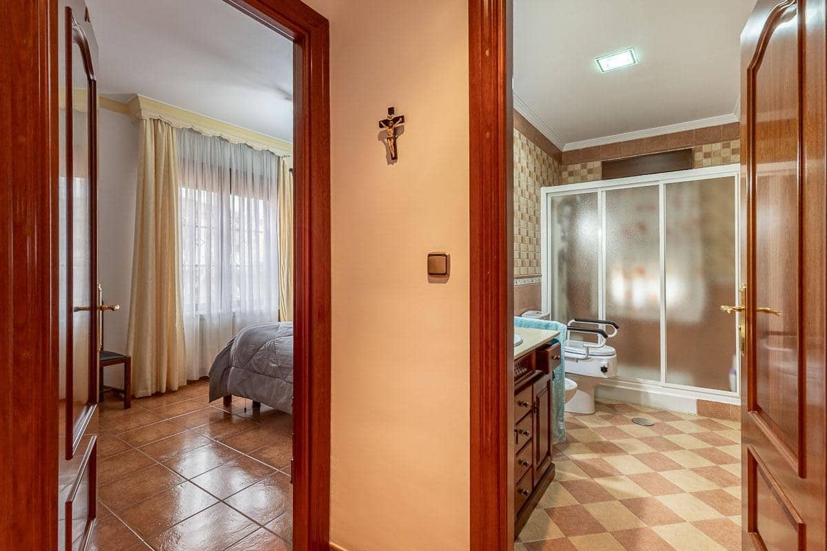 4 Zimmer Villa zu verkaufen in Santa Fe mit Garage - 360.000 € (Ref: 10004144)