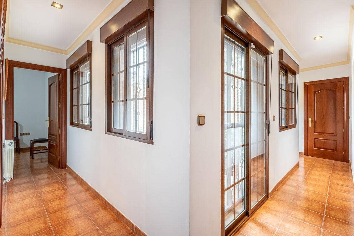 4 Zimmer Villa zu verkaufen in Santa Fe mit Garage - 360.000 € (Ref: 10004144)