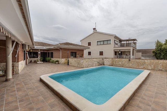 4 Zimmer Villa zu verkaufen in Santa Fe mit Garage - 360.000 € (Ref: 10004144)