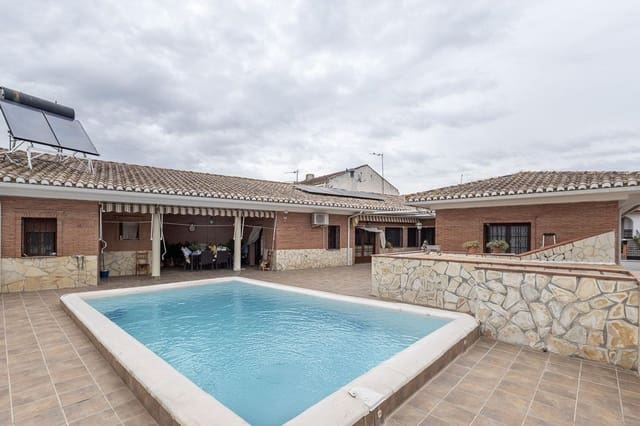 4 Zimmer Villa zu verkaufen in Santa Fe mit Garage - 360.000 € (Ref: 10004144)