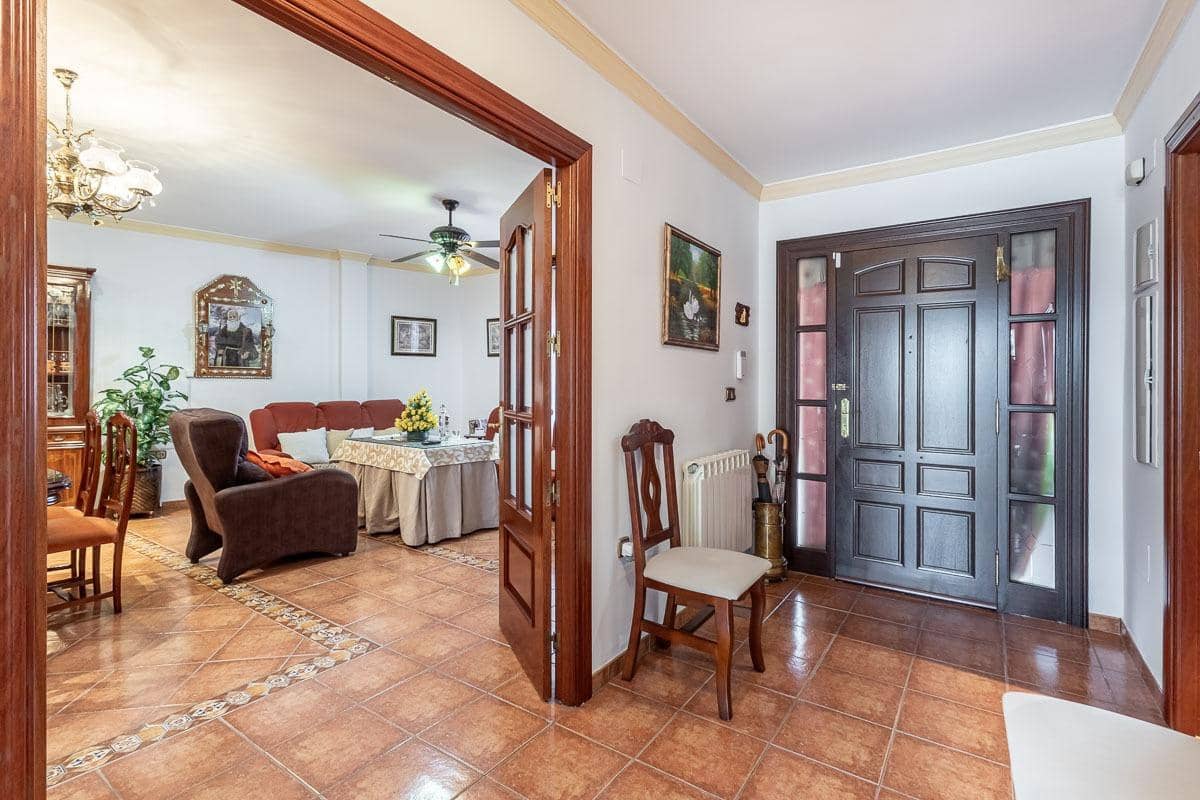 4 Zimmer Villa zu verkaufen in Santa Fe mit Garage - 360.000 € (Ref: 10004144)