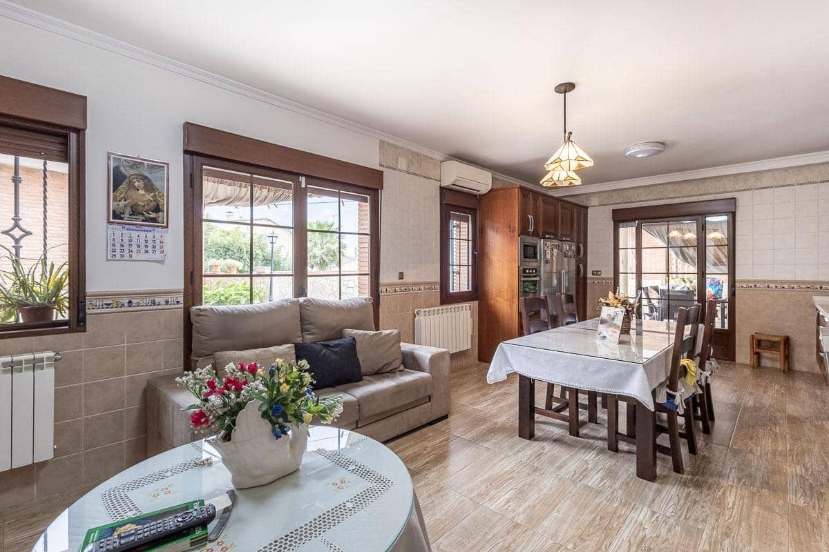 4 Zimmer Villa zu verkaufen in Santa Fe mit Garage - 360.000 € (Ref: 10004144)