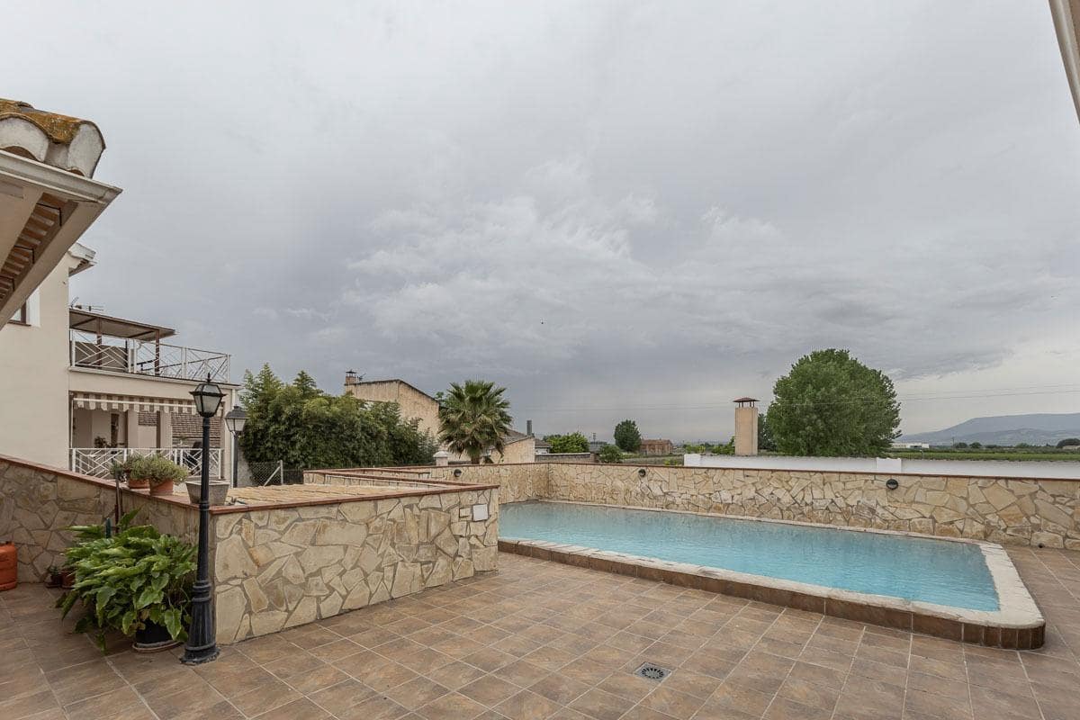4 Zimmer Villa zu verkaufen in Santa Fe mit Garage - 360.000 € (Ref: 10004144)