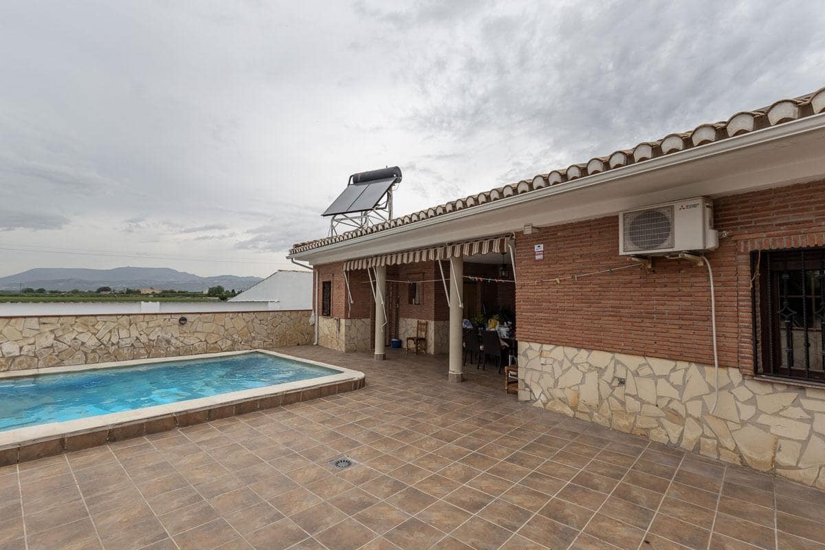 4 Zimmer Villa zu verkaufen in Santa Fe mit Garage - 360.000 € (Ref: 10004144)