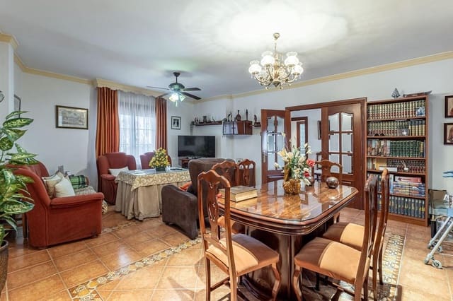 4 Zimmer Villa zu verkaufen in Santa Fe mit Garage - 360.000 € (Ref: 10004144)