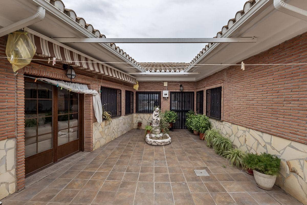 4 Zimmer Villa zu verkaufen in Santa Fe mit Garage - 360.000 € (Ref: 10004144)