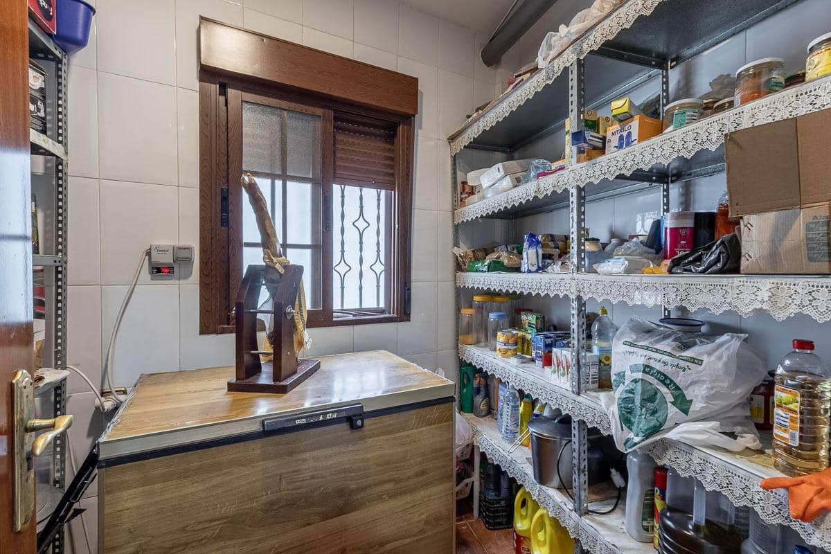 4 Zimmer Villa zu verkaufen in Santa Fe mit Garage - 360.000 € (Ref: 10004144)