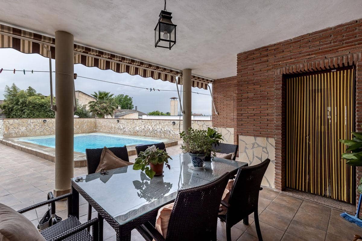 4 Zimmer Villa zu verkaufen in Santa Fe mit Garage - 360.000 € (Ref: 10004144)