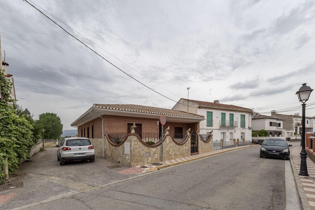 4 Zimmer Villa zu verkaufen in Santa Fe mit Garage - 360.000 € (Ref: 10004144)