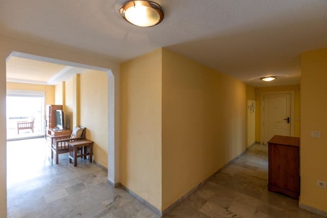 Piso de 3 habitaciones en La Herradura, Almuñécar en venta con piscina garaje - 369.500 € (Ref: 10004146)