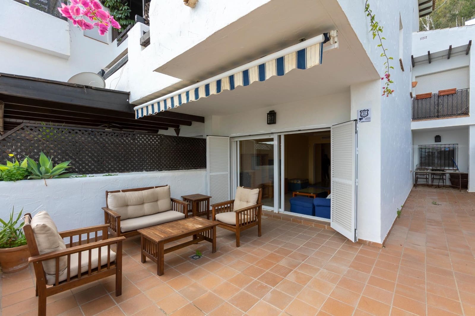 Piso de 3 habitaciones en La Herradura en venta con piscina garaje - 369.500 € (Ref: 10004146)