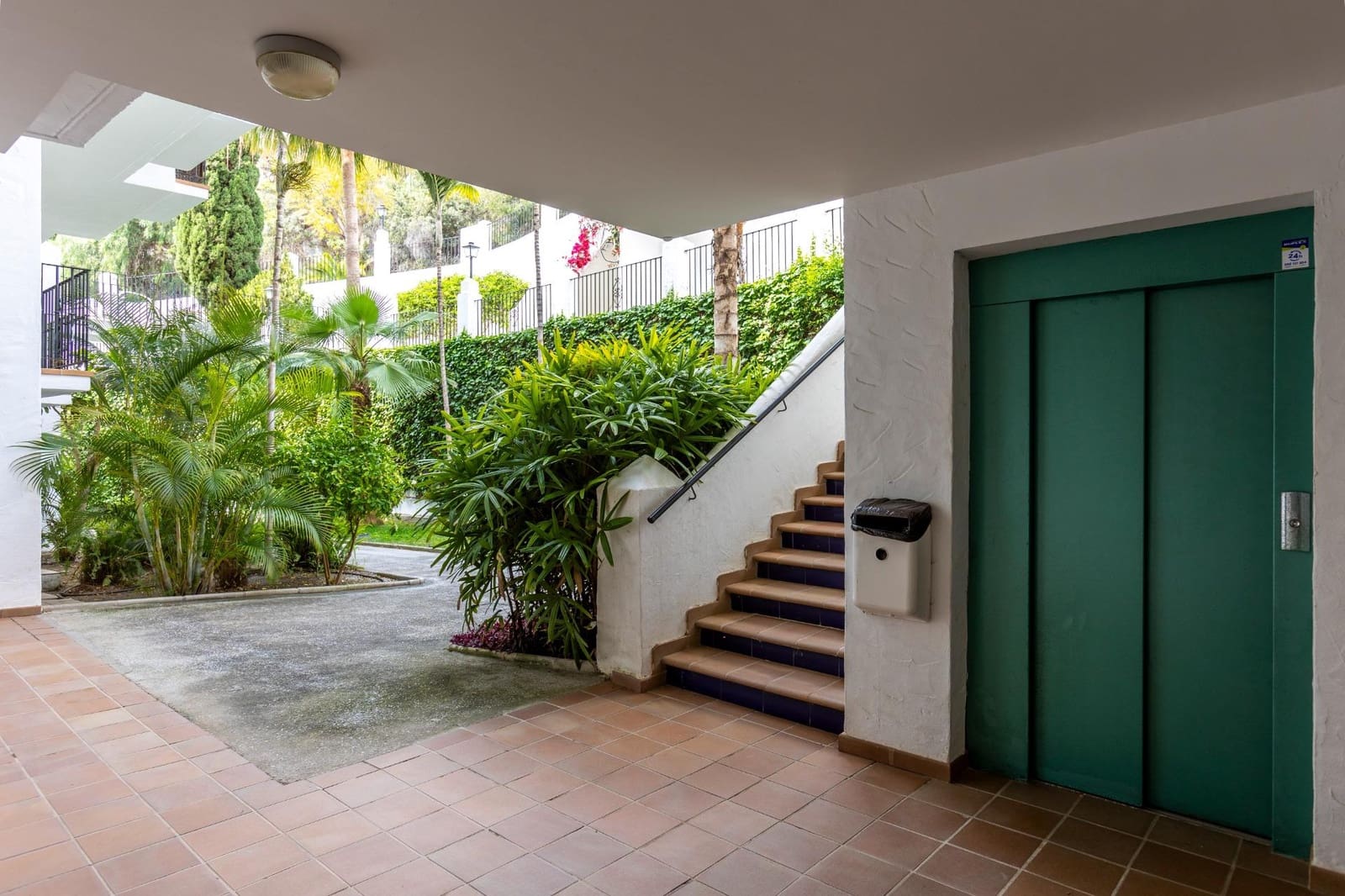 Piso de 3 habitaciones en La Herradura en venta con piscina garaje - 369.500 € (Ref: 10004146)