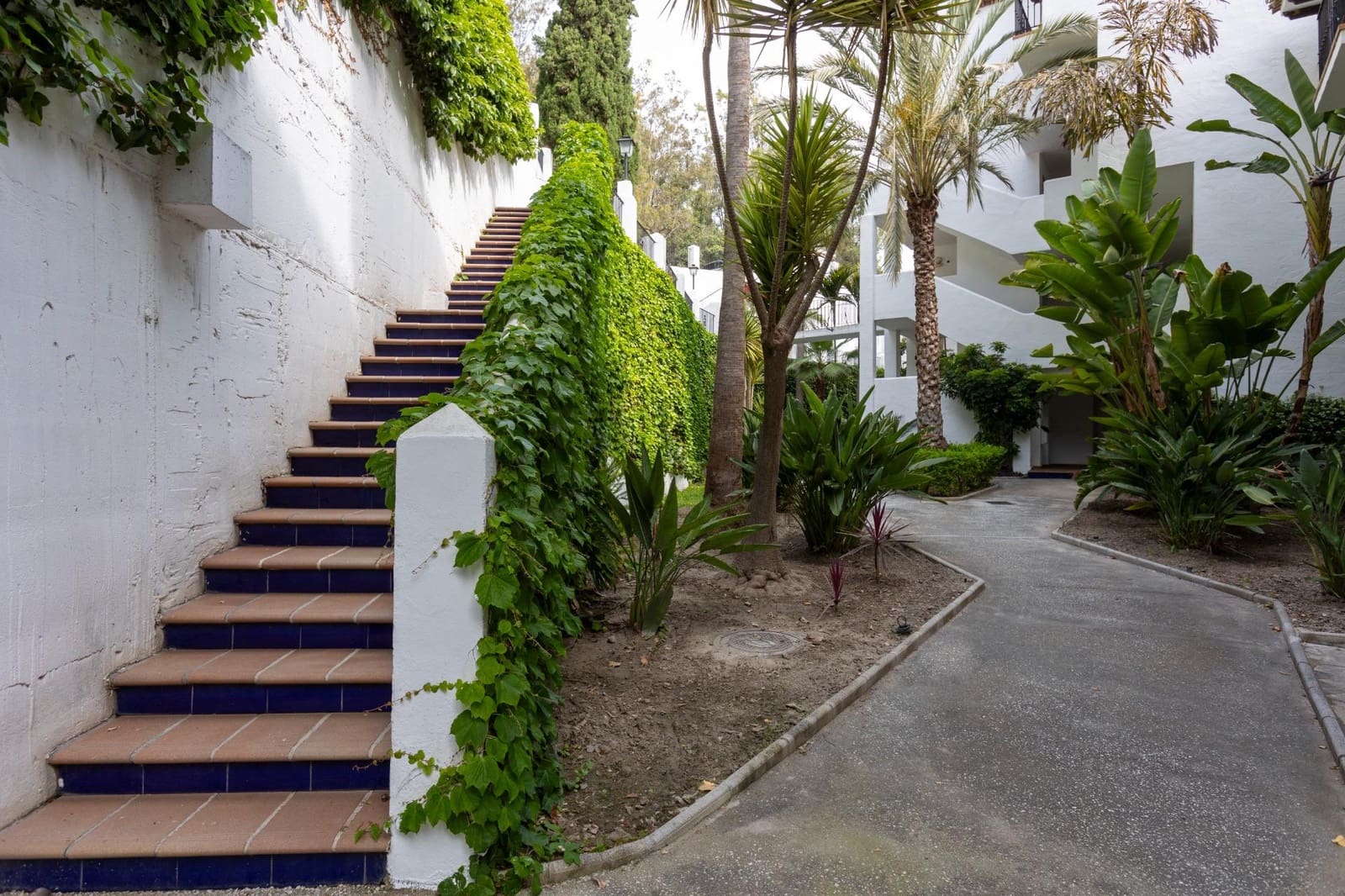 Piso de 3 habitaciones en La Herradura en venta con piscina garaje - 369.500 € (Ref: 10004146)