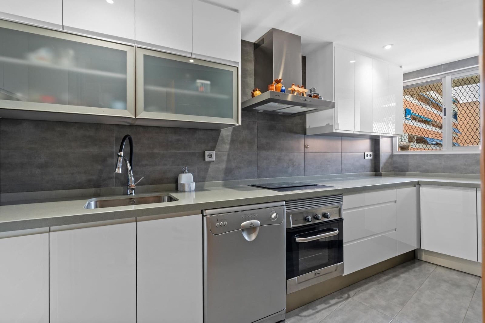 3 slaapkamer Penthouse te koop in Granada stad met garage - € 298.000 (Ref: 10004147)
