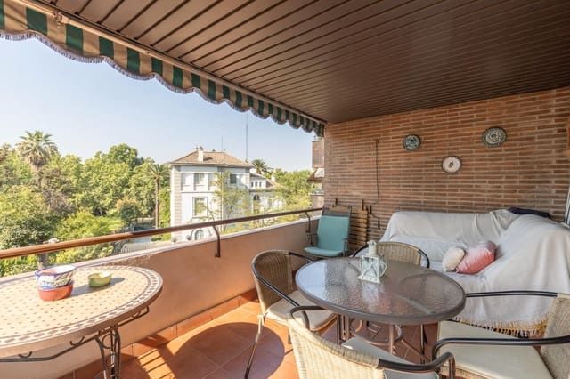 4 soveværelse Lejlighed til salg i Granada by med swimmingpool garage - € 950.000 (Ref: 10004148)