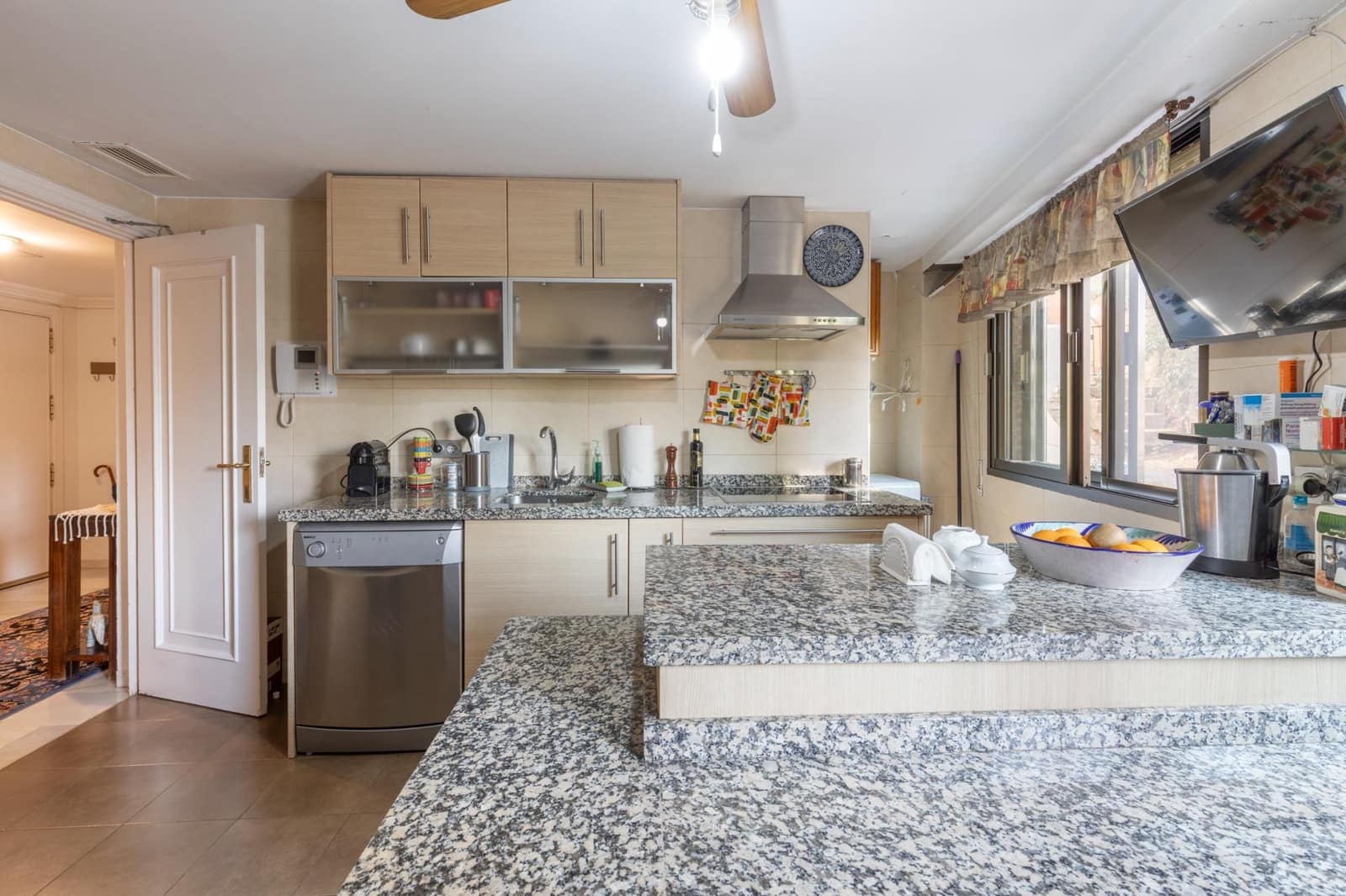 4 soveværelse Lejlighed til salg i Granada by med swimmingpool garage - € 950.000 (Ref: 10004148)