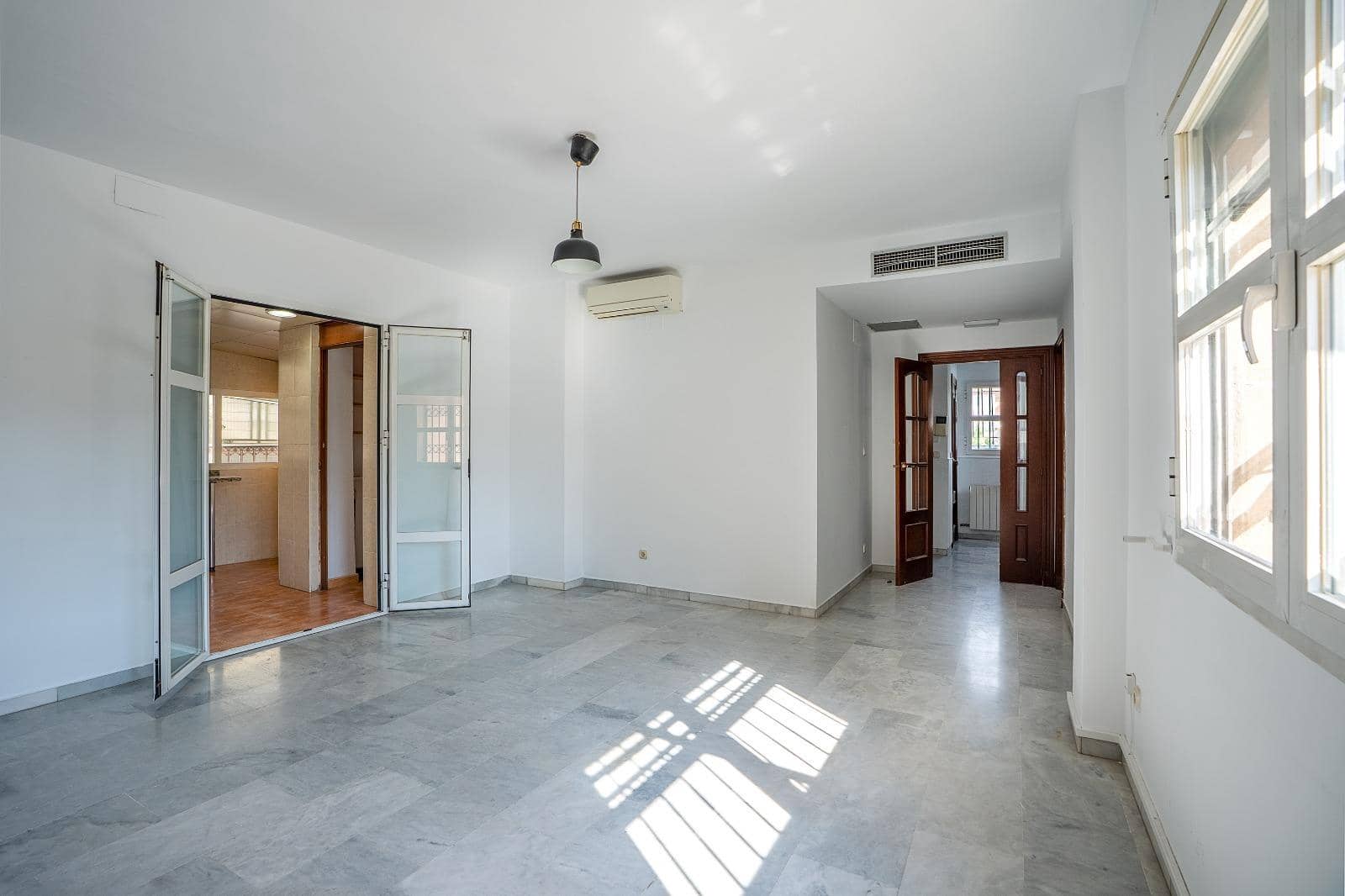 6 slaapkamer Huis te koop in Granada stad met zwembad garage - € 550.000 (Ref: 10004149)