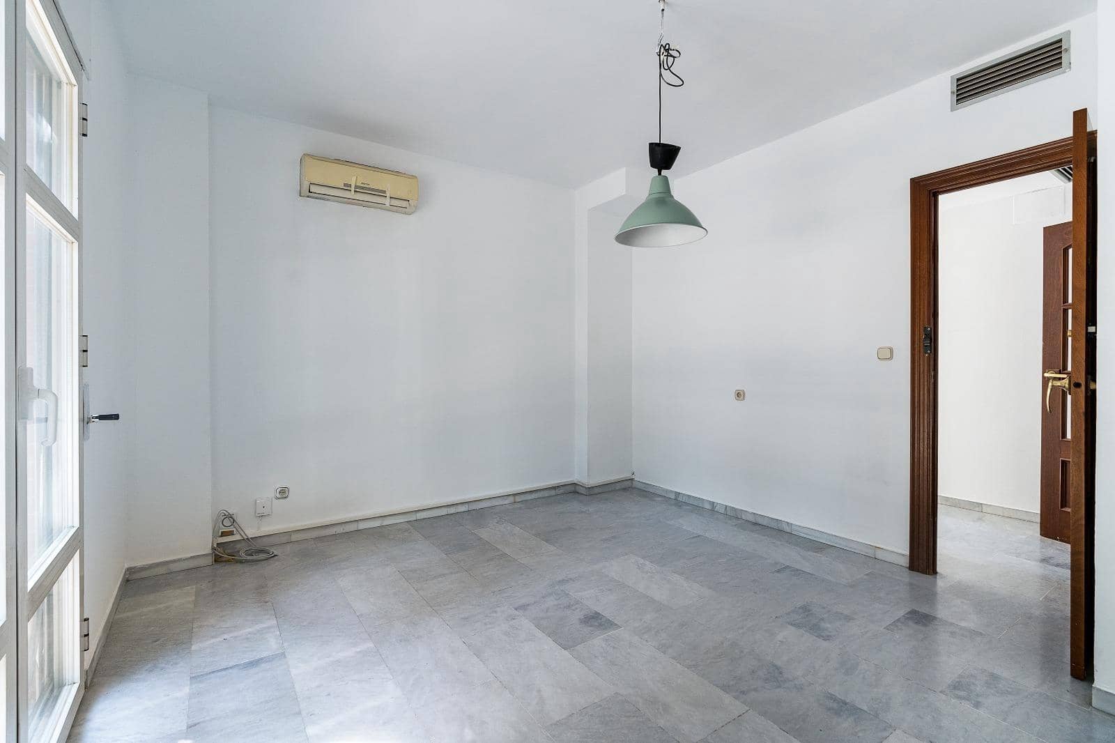 6 slaapkamer Huis te koop in Granada stad met zwembad garage - € 550.000 (Ref: 10004149)