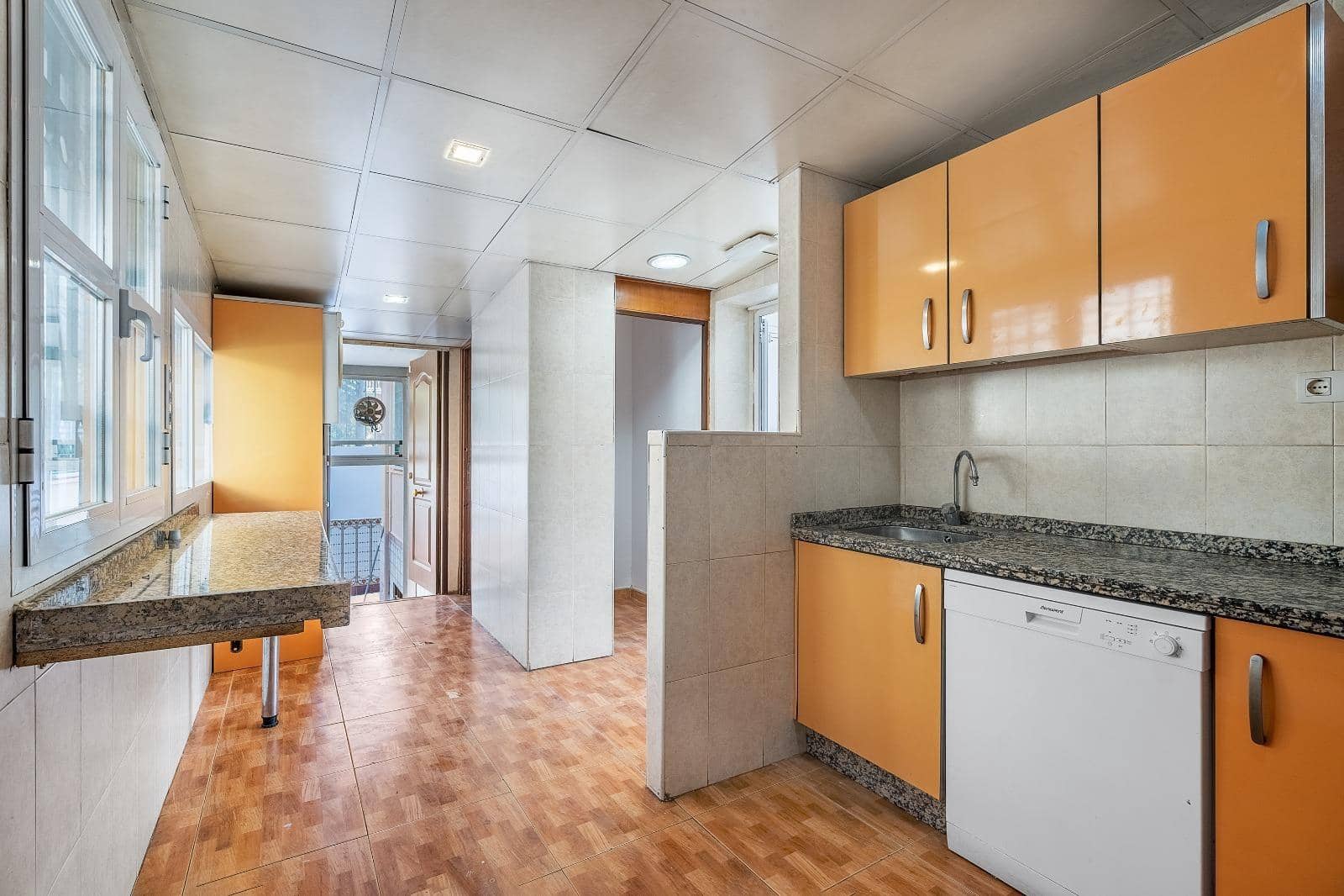6 slaapkamer Huis te koop in Granada stad met zwembad garage - € 550.000 (Ref: 10004149)