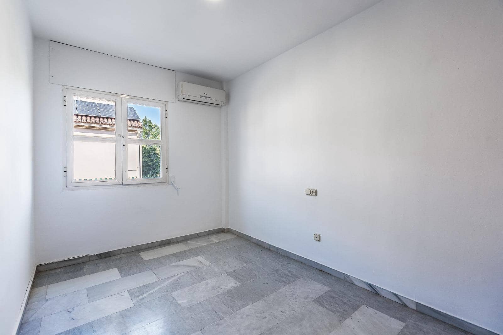 6 slaapkamer Huis te koop in Granada stad met zwembad garage - € 550.000 (Ref: 10004149)