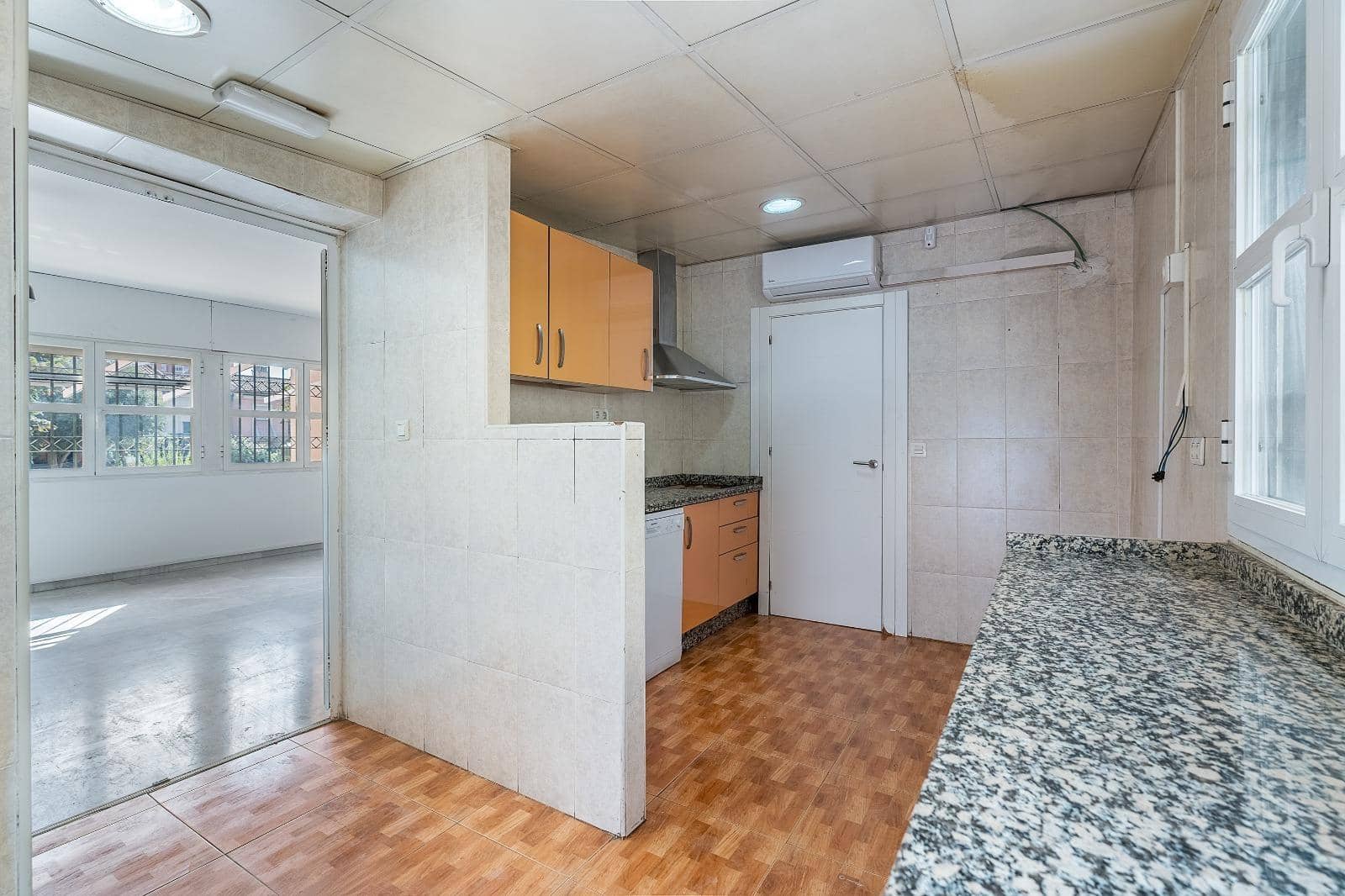 6 slaapkamer Huis te koop in Granada stad met zwembad garage - € 550.000 (Ref: 10004149)