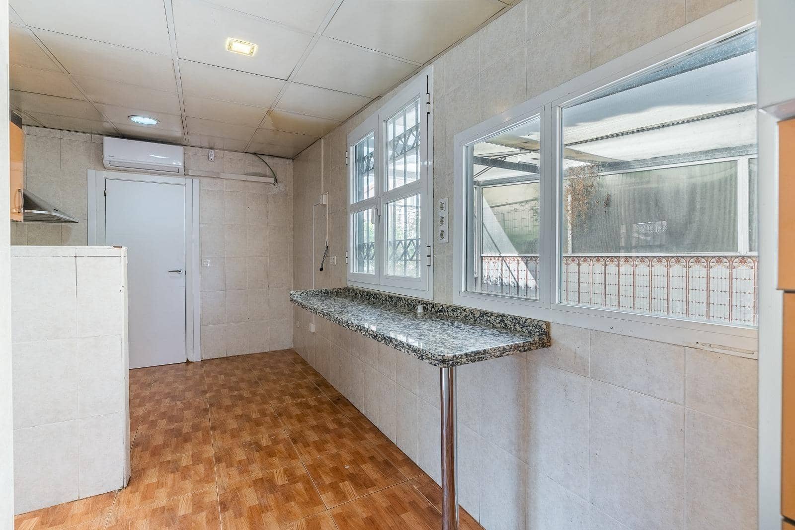 6 slaapkamer Huis te koop in Granada stad met zwembad garage - € 550.000 (Ref: 10004149)