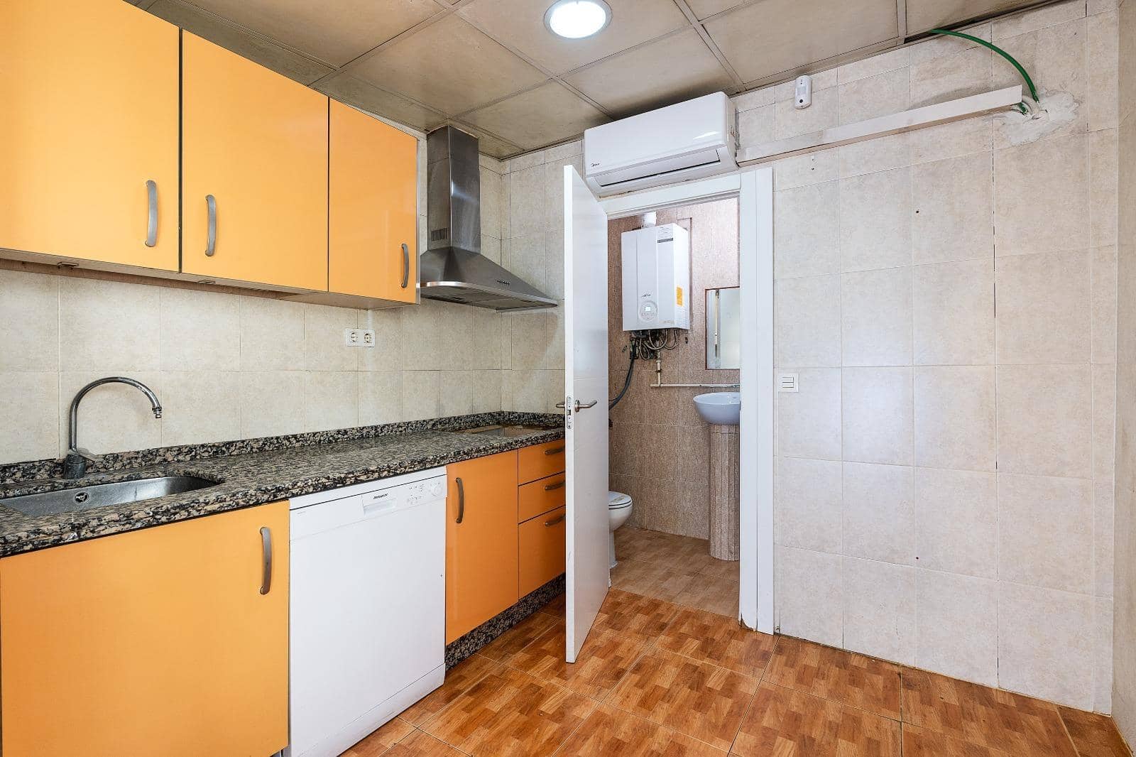 6 slaapkamer Huis te koop in Granada stad met zwembad garage - € 550.000 (Ref: 10004149)