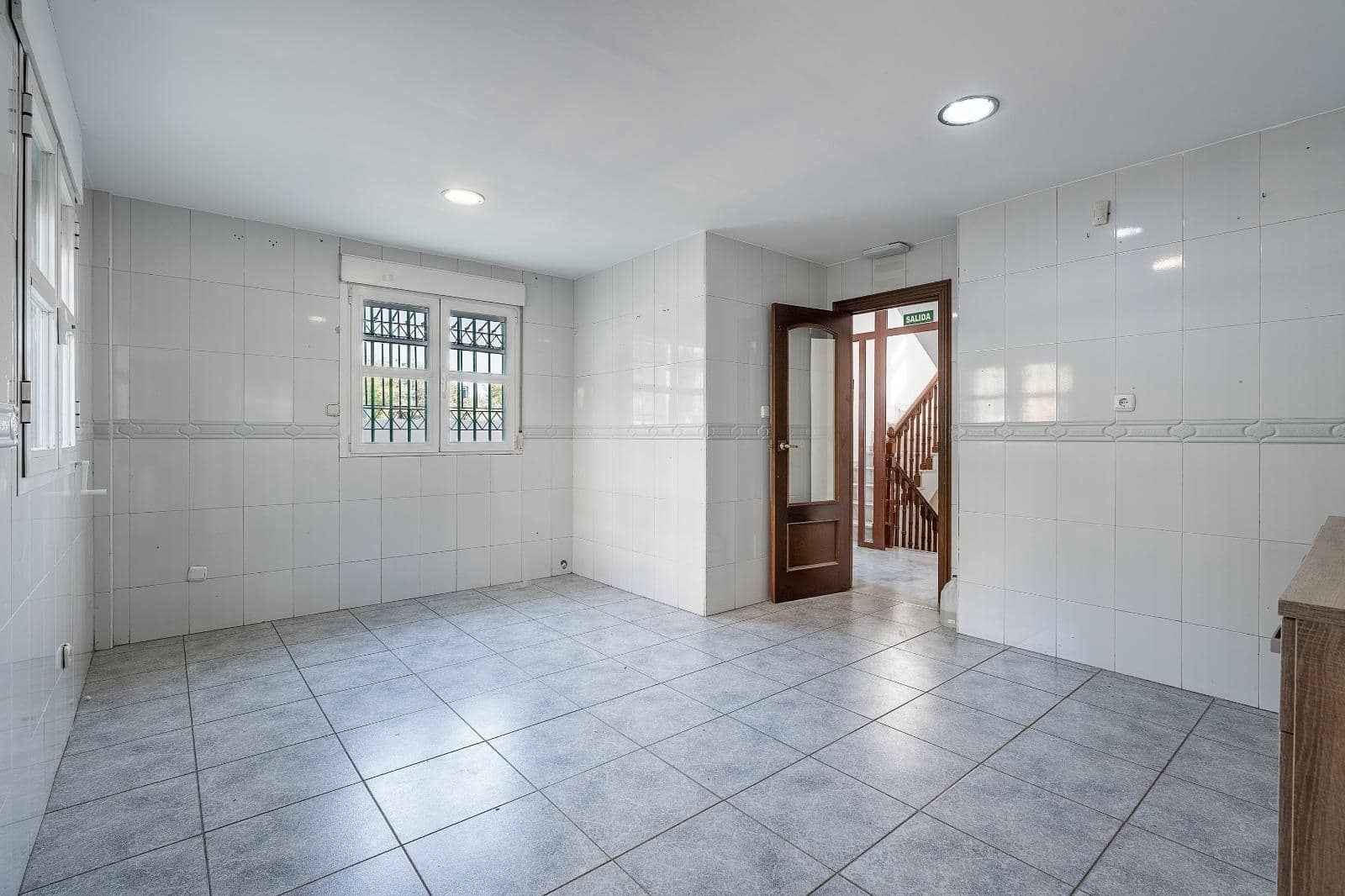 6 slaapkamer Huis te koop in Granada stad met zwembad garage - € 550.000 (Ref: 10004149)