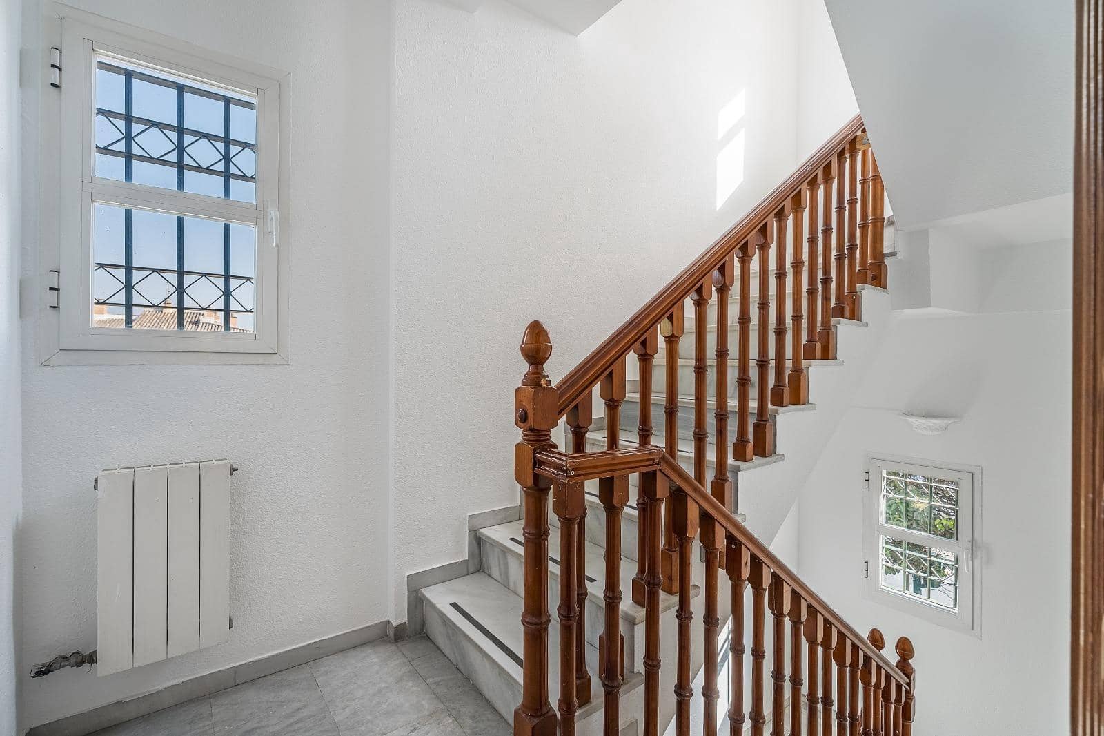 6 slaapkamer Huis te koop in Granada stad met zwembad garage - € 550.000 (Ref: 10004149)