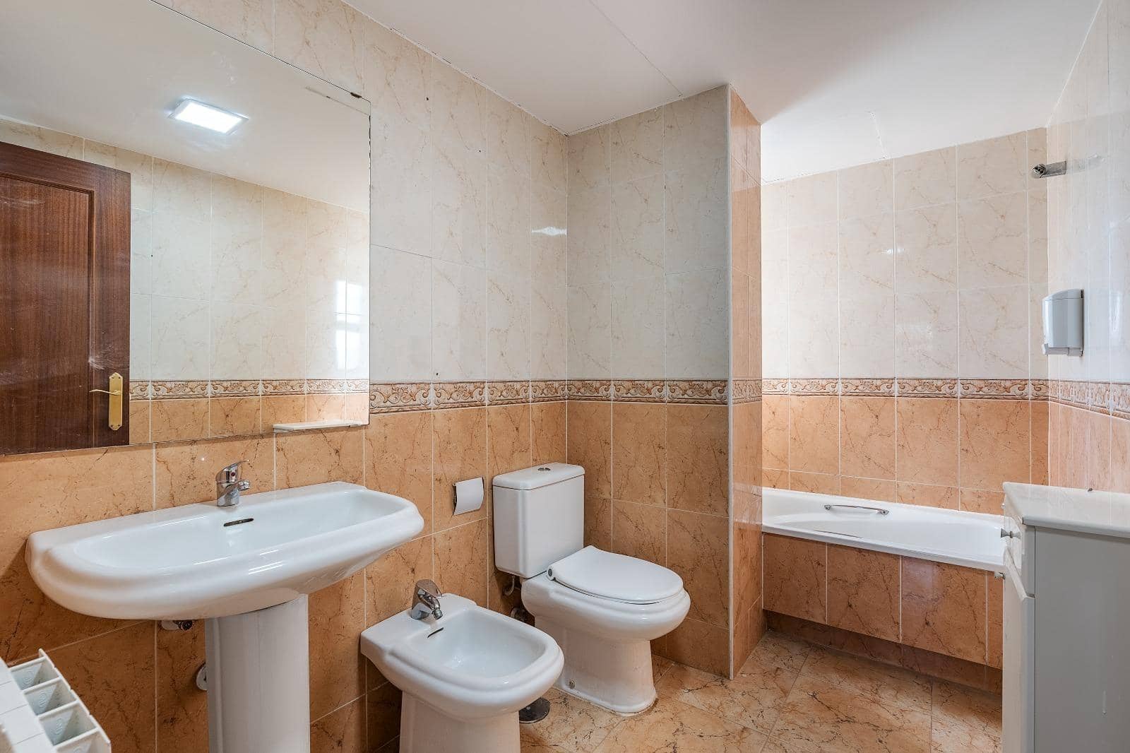 6 slaapkamer Huis te koop in Granada stad met zwembad garage - € 550.000 (Ref: 10004149)