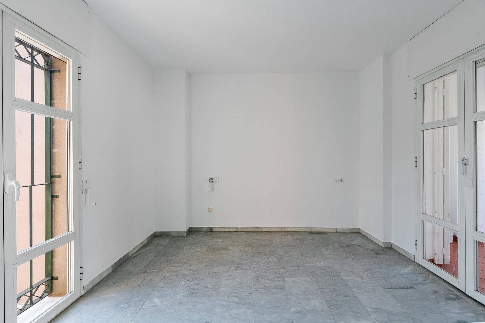 6 slaapkamer Huis te koop in Granada stad met zwembad garage - € 550.000 (Ref: 10004149)