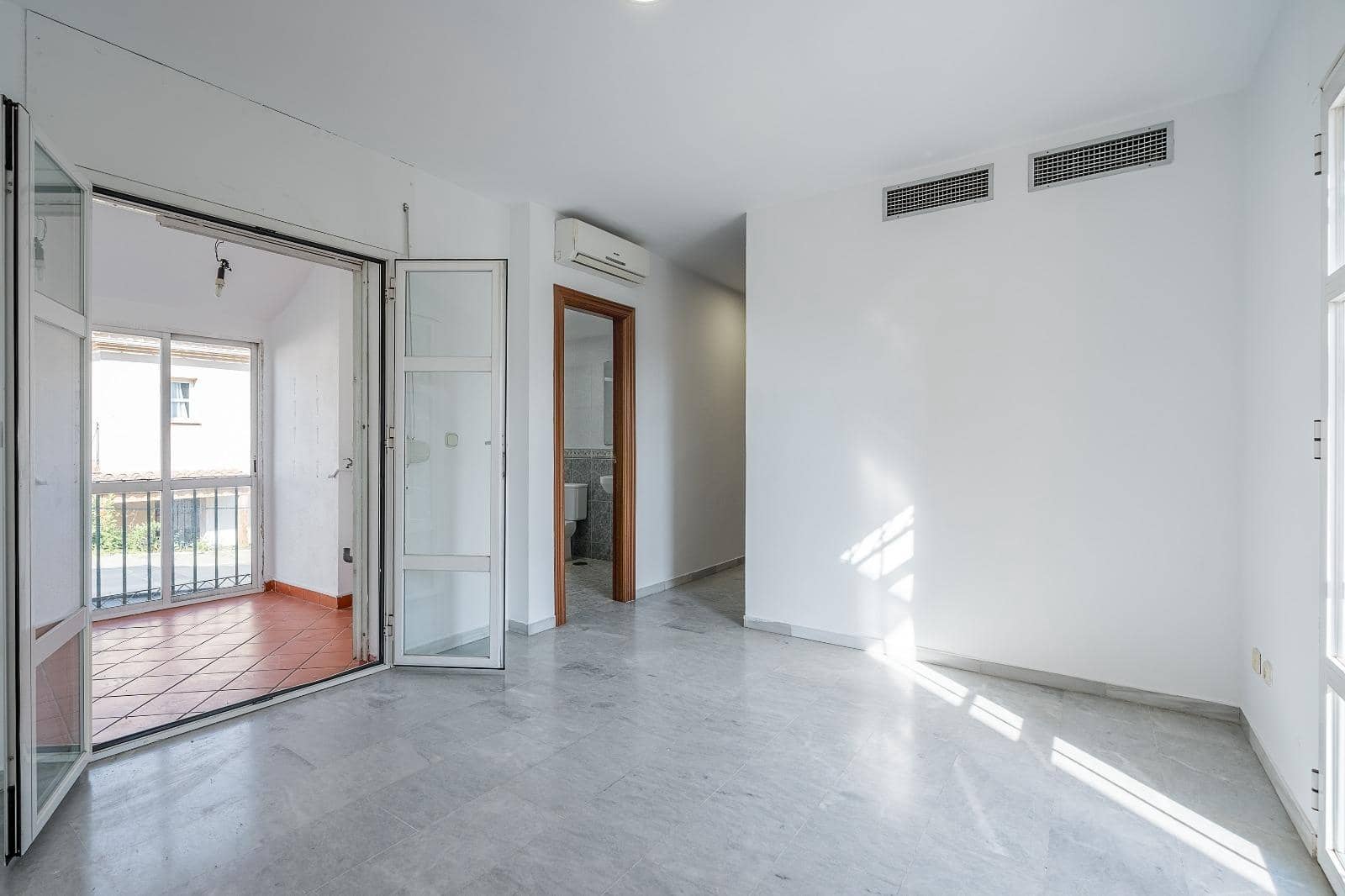 6 slaapkamer Huis te koop in Granada stad met zwembad garage - € 550.000 (Ref: 10004149)