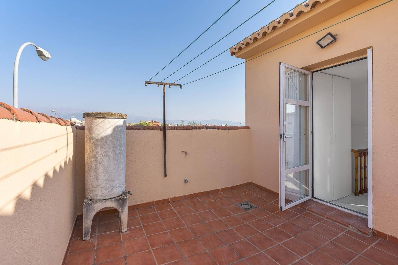 6 slaapkamer Huis te koop in Granada stad met zwembad garage - € 550.000 (Ref: 10004149)