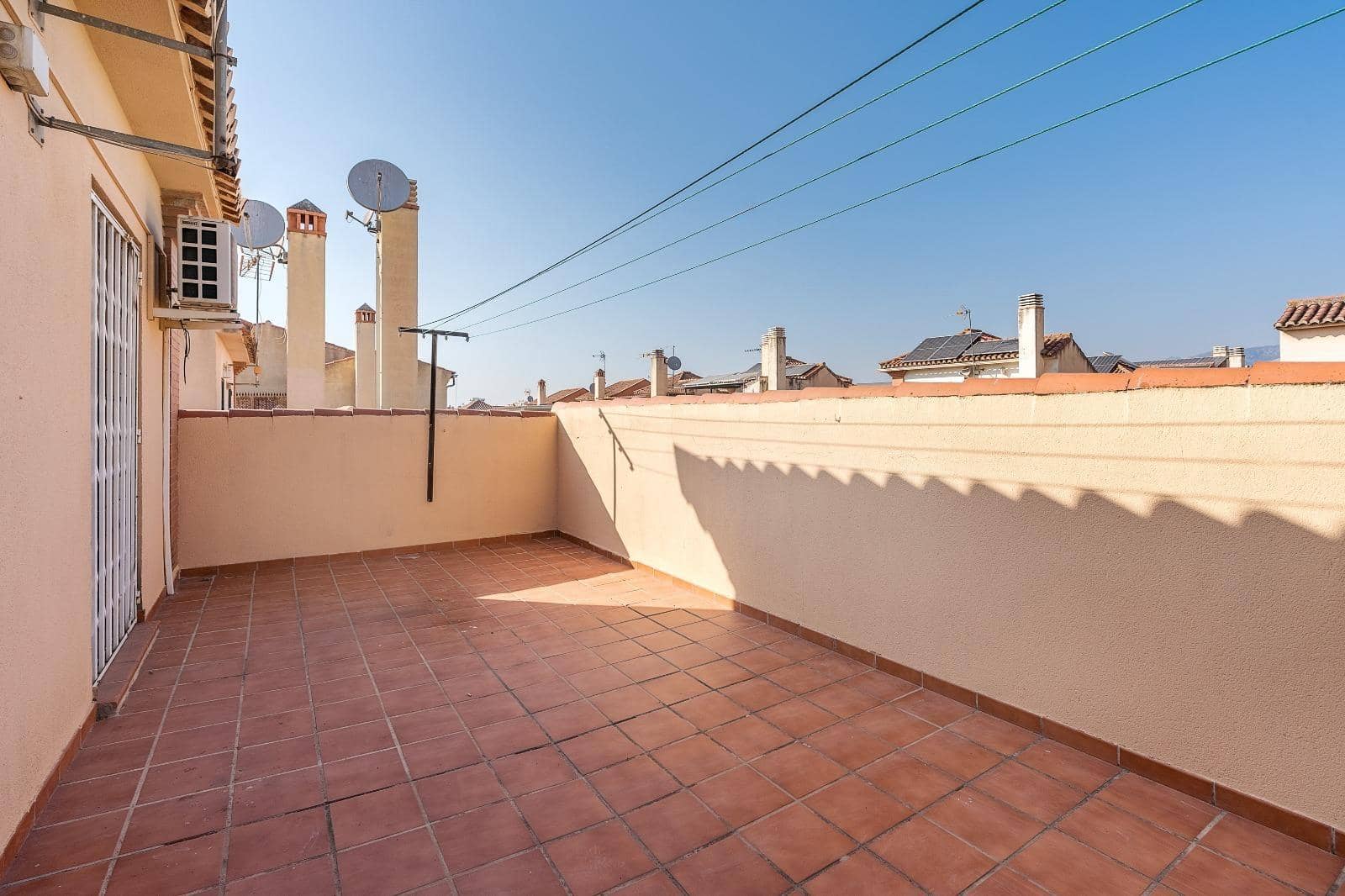 6 slaapkamer Huis te koop in Granada stad met zwembad garage - € 550.000 (Ref: 10004149)