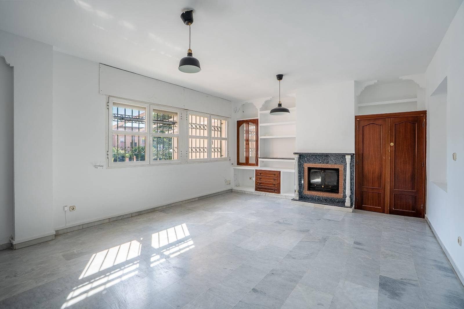 6 slaapkamer Huis te koop in Granada stad met zwembad garage - € 550.000 (Ref: 10004149)
