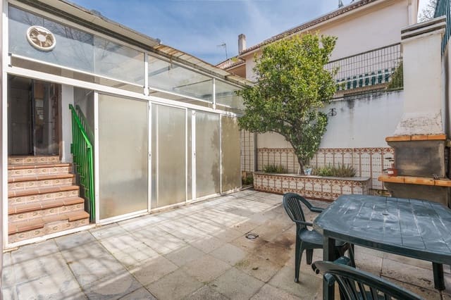 6 slaapkamer Huis te koop in Granada stad met zwembad garage - € 550.000 (Ref: 10004149)