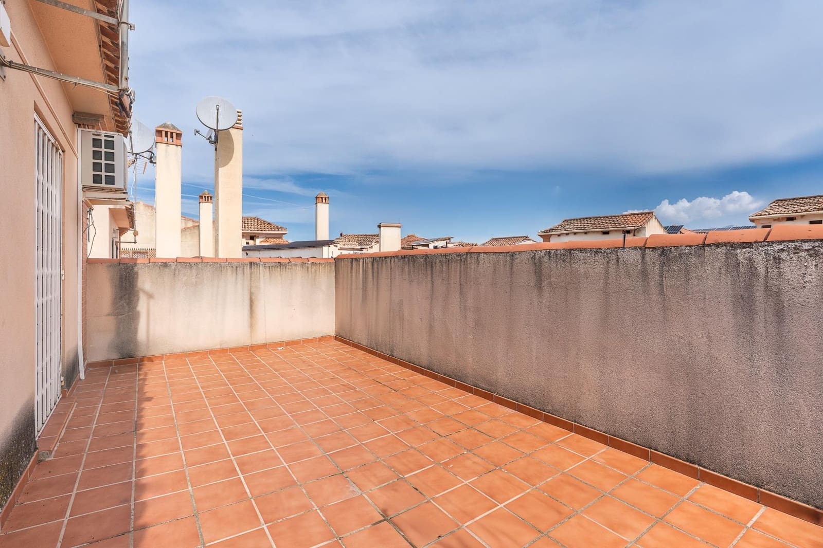 6 slaapkamer Huis te koop in Granada stad met zwembad garage - € 550.000 (Ref: 10004149)