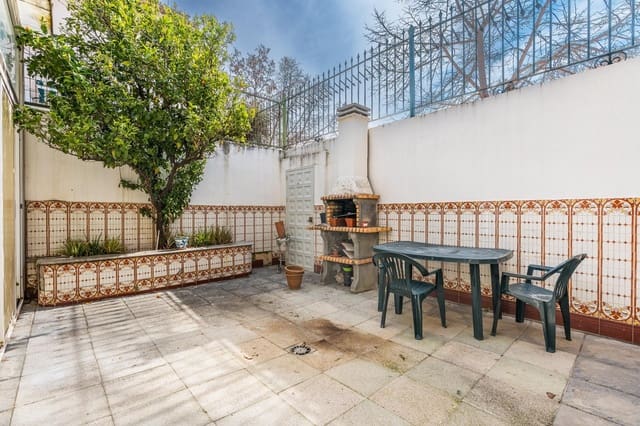 6 slaapkamer Huis te koop in Granada stad met zwembad garage - € 550.000 (Ref: 10004149)