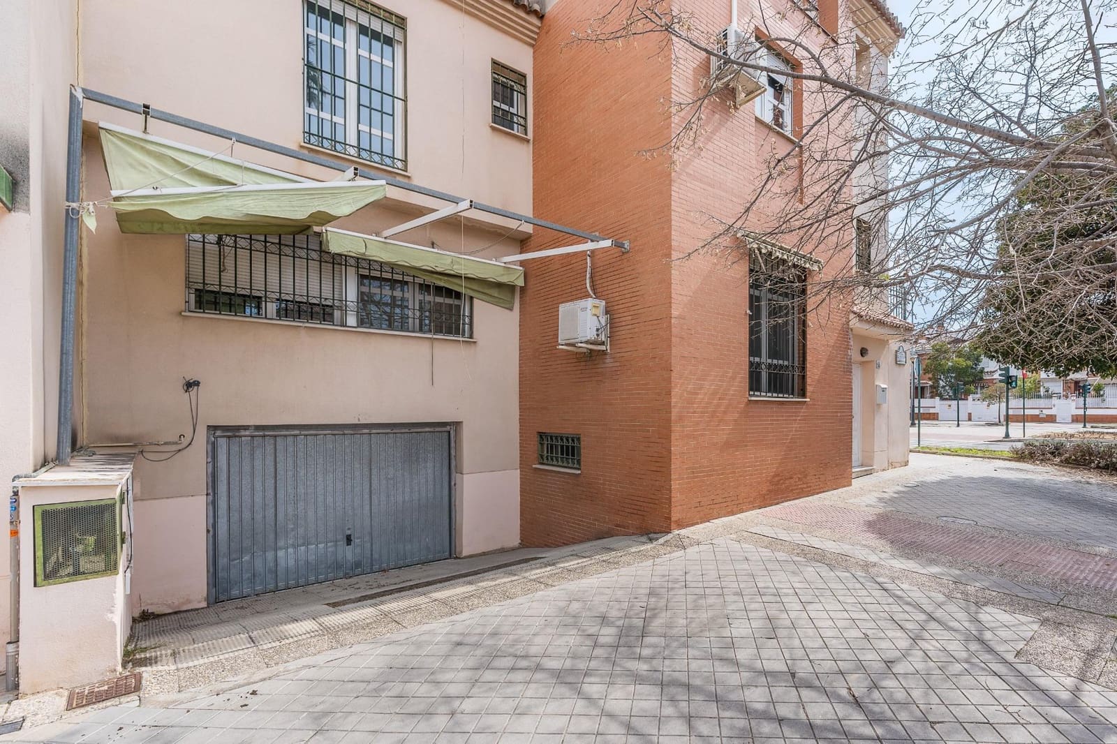 6 slaapkamer Huis te koop in Granada stad met zwembad garage - € 550.000 (Ref: 10004149)