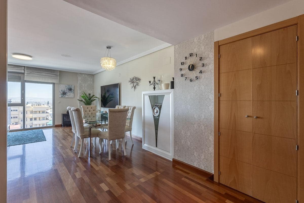 4 soveværelse Lejlighed til salg i Granada by med garage - € 635.000 (Ref: 10009287)