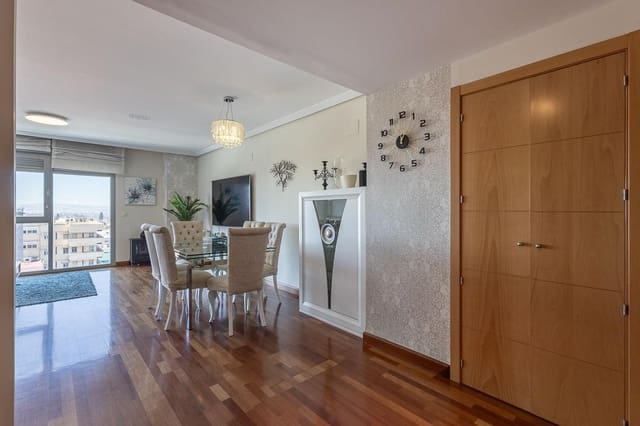 4 camera da letto Appartamento in vendita in Granada città con garage - 635.000 € (Rif: 10009287)