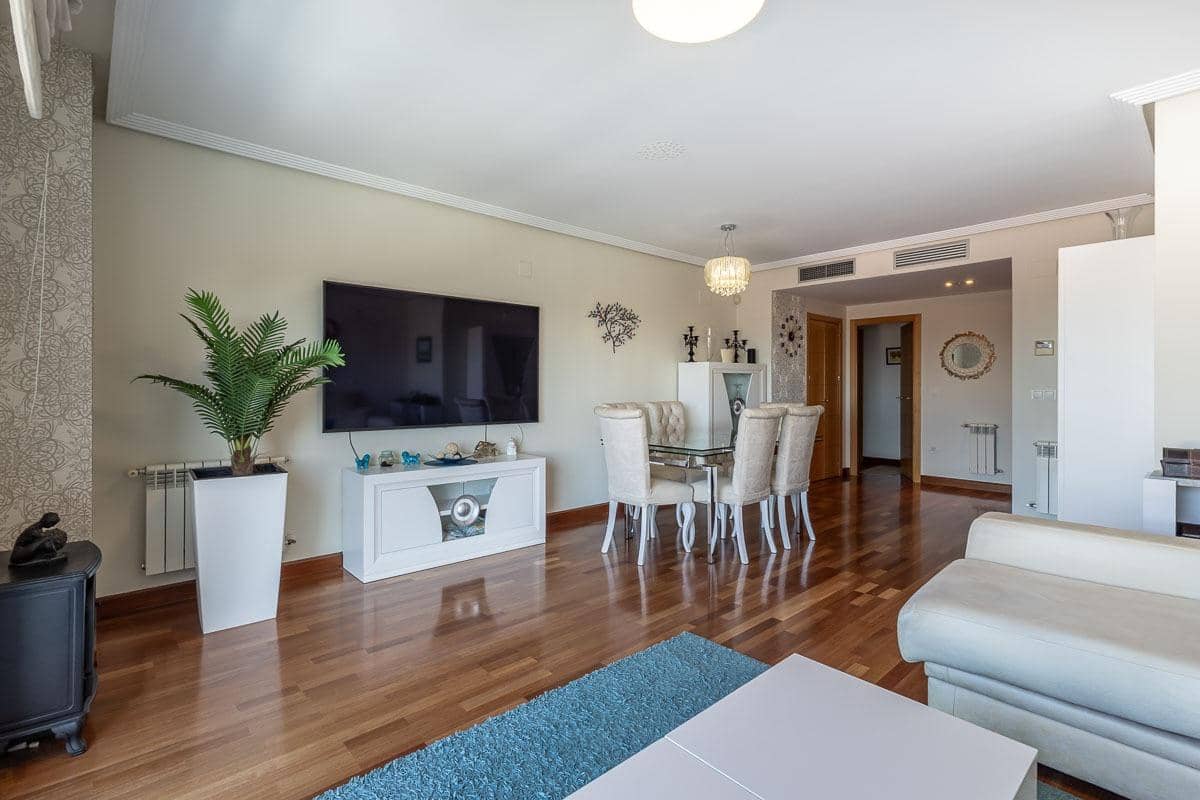 4 soveværelse Lejlighed til salg i Granada by med garage - € 635.000 (Ref: 10009287)