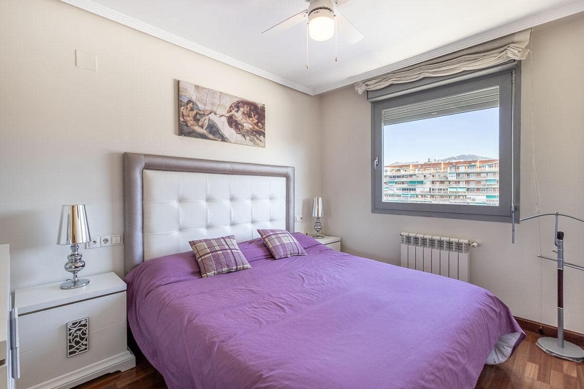 4 soveværelse Lejlighed til salg i Granada by med garage - € 635.000 (Ref: 10009287)