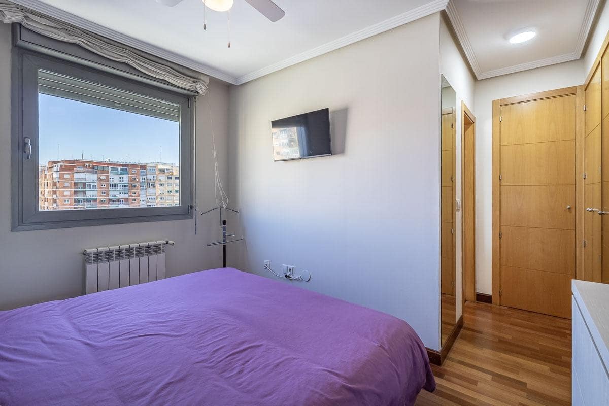 4 soveværelse Lejlighed til salg i Granada by med garage - € 635.000 (Ref: 10009287)