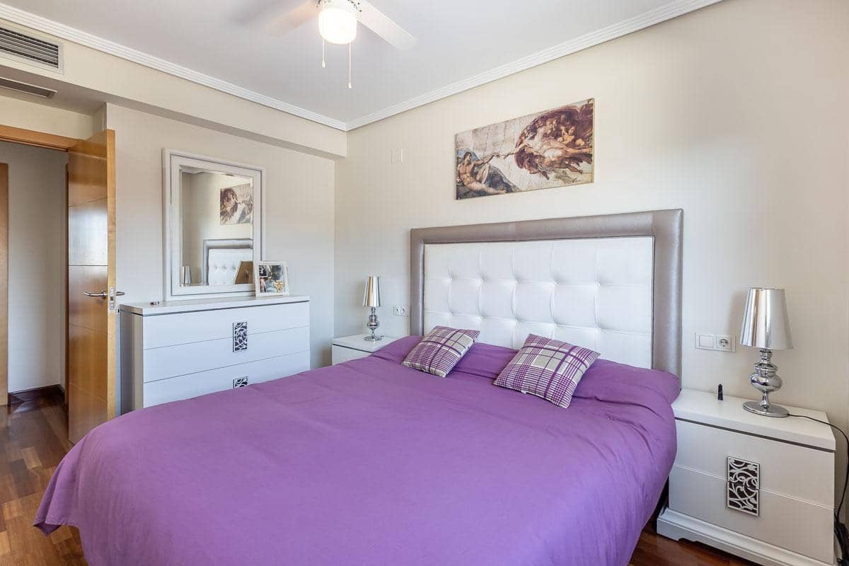 4 soveværelse Lejlighed til salg i Granada by med garage - € 635.000 (Ref: 10009287)