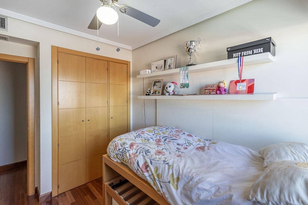 4 soveværelse Lejlighed til salg i Granada by med garage - € 635.000 (Ref: 10009287)