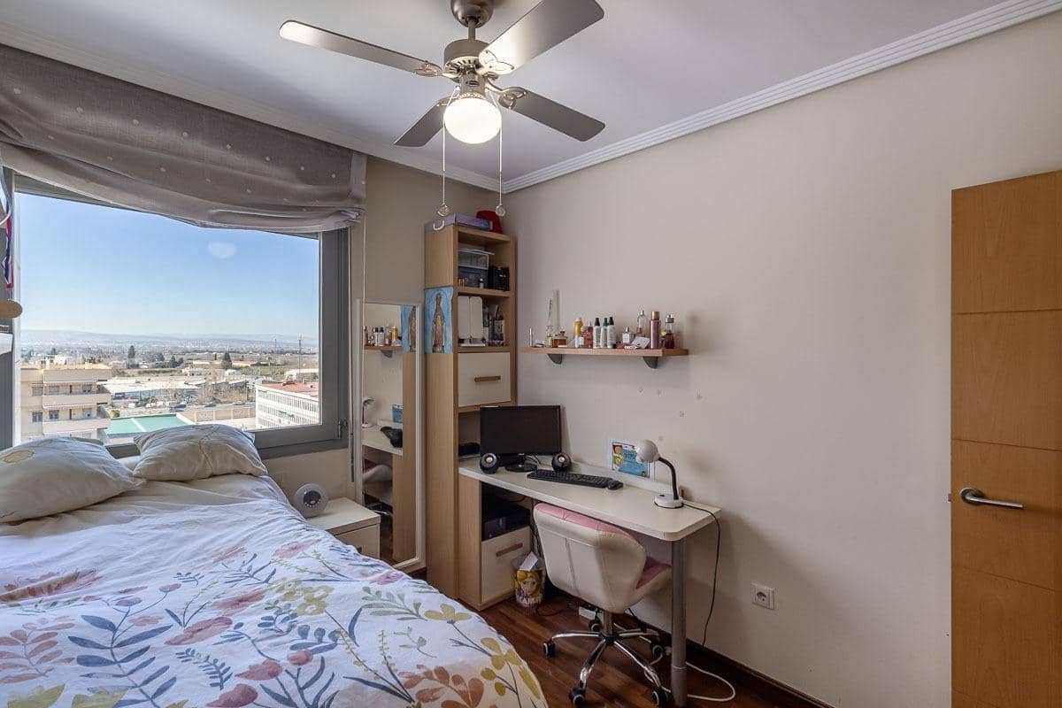 4 soveværelse Lejlighed til salg i Granada by med garage - € 635.000 (Ref: 10009287)