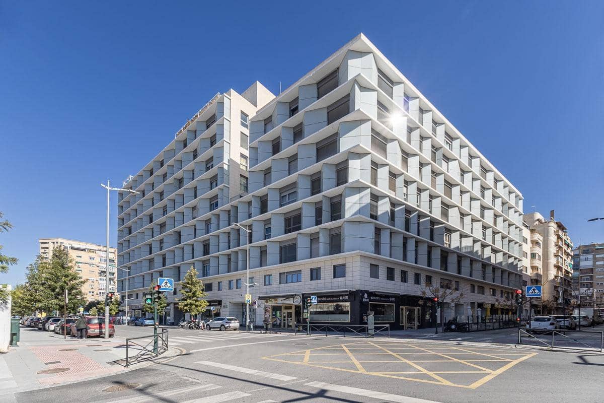 4 soveværelse Lejlighed til salg i Granada by med garage - € 635.000 (Ref: 10009287)
